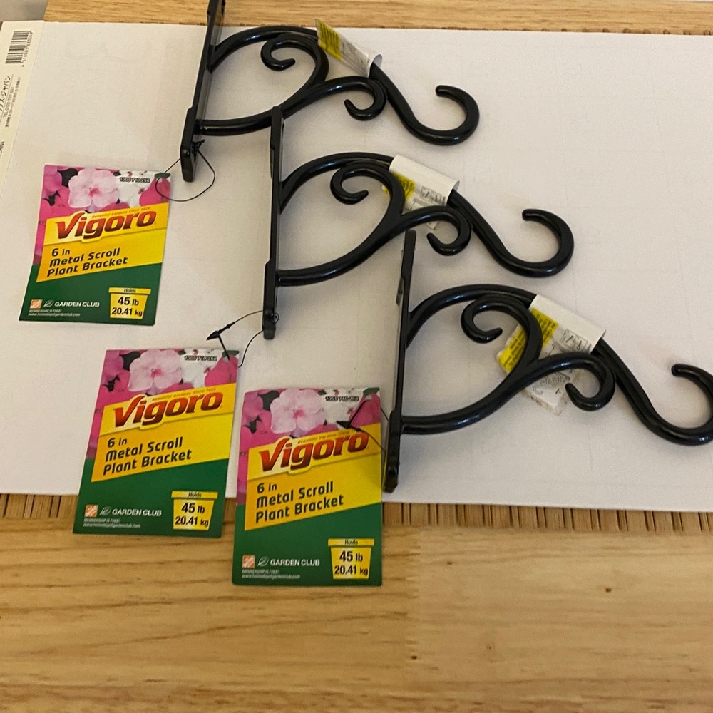 Vigoro Black Metal Scroll Wall Brackets 6” - Set of 3